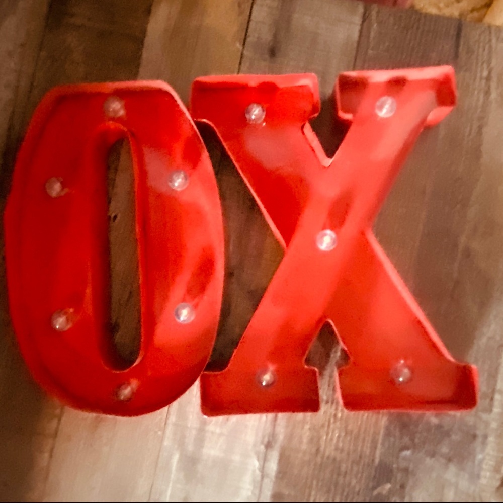 XO light up sign